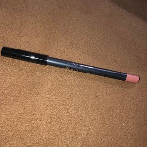 Kylie Jenner lip liner! Shade: BARE